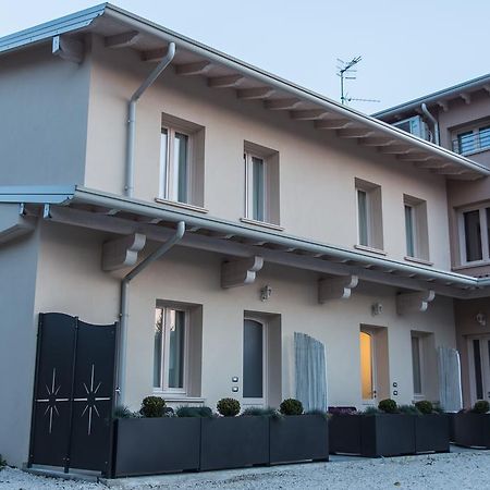 Lm House 01 Apartment Lonato Luaran gambar