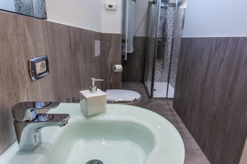 Lm House 01 Apartment Lonato Luaran gambar