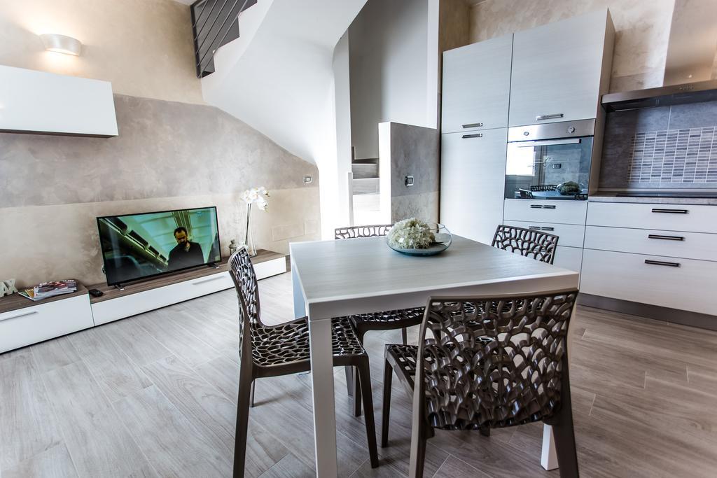Lm House 01 Apartment Lonato Luaran gambar