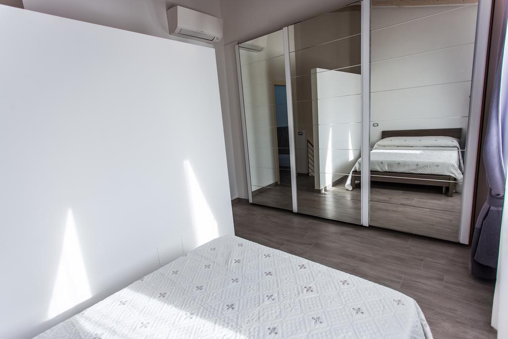 Lm House 01 Apartment Lonato Luaran gambar