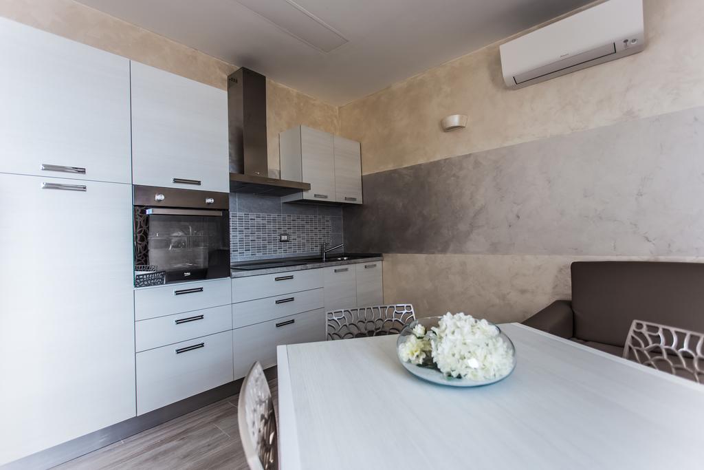 Lm House 01 Apartment Lonato Luaran gambar