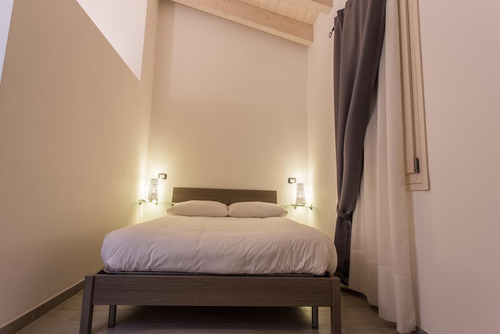 Lm House 01 Apartment Lonato Luaran gambar