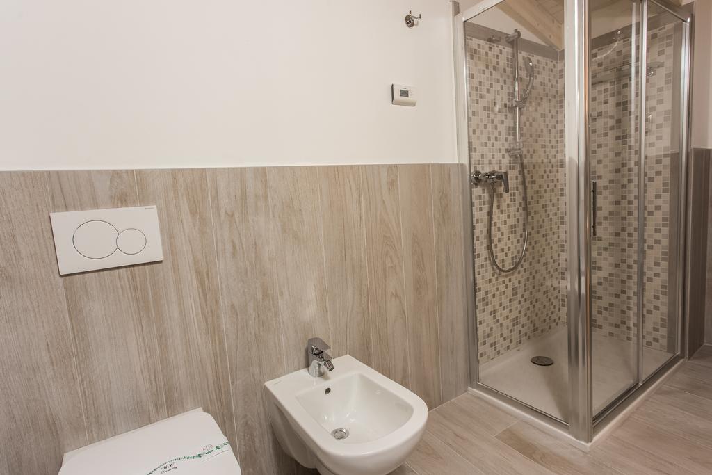 Lm House 01 Apartment Lonato Luaran gambar