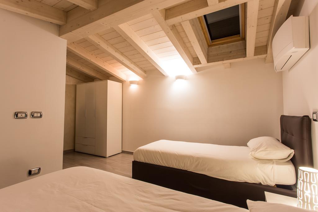 Lm House 01 Apartment Lonato Luaran gambar