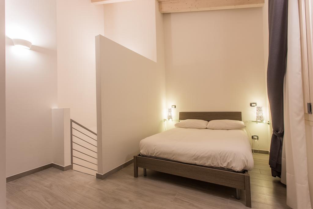 Lm House 01 Apartment Lonato Luaran gambar